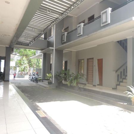Hotel Sejahtera Kebumen Kültér fotó