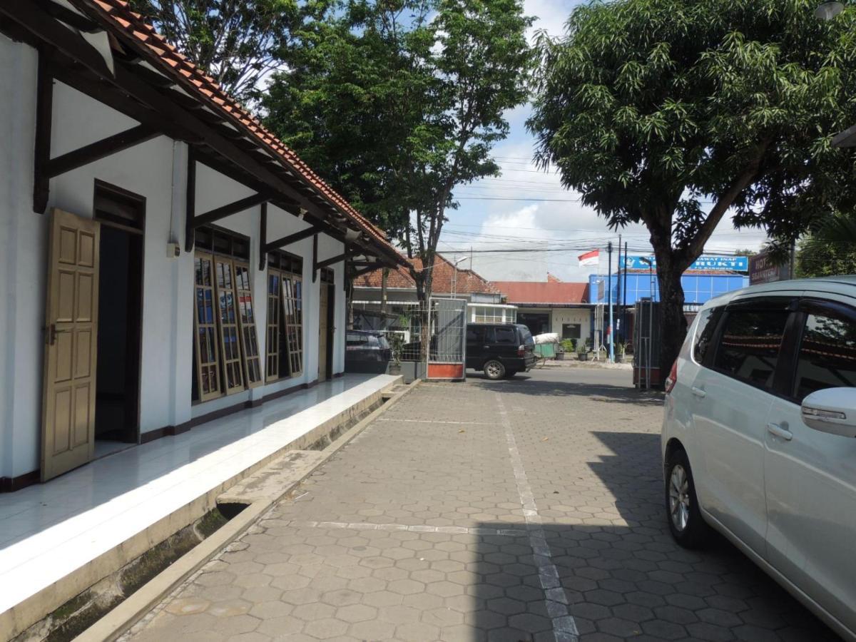 Hotel Sejahtera Kebumen Kültér fotó