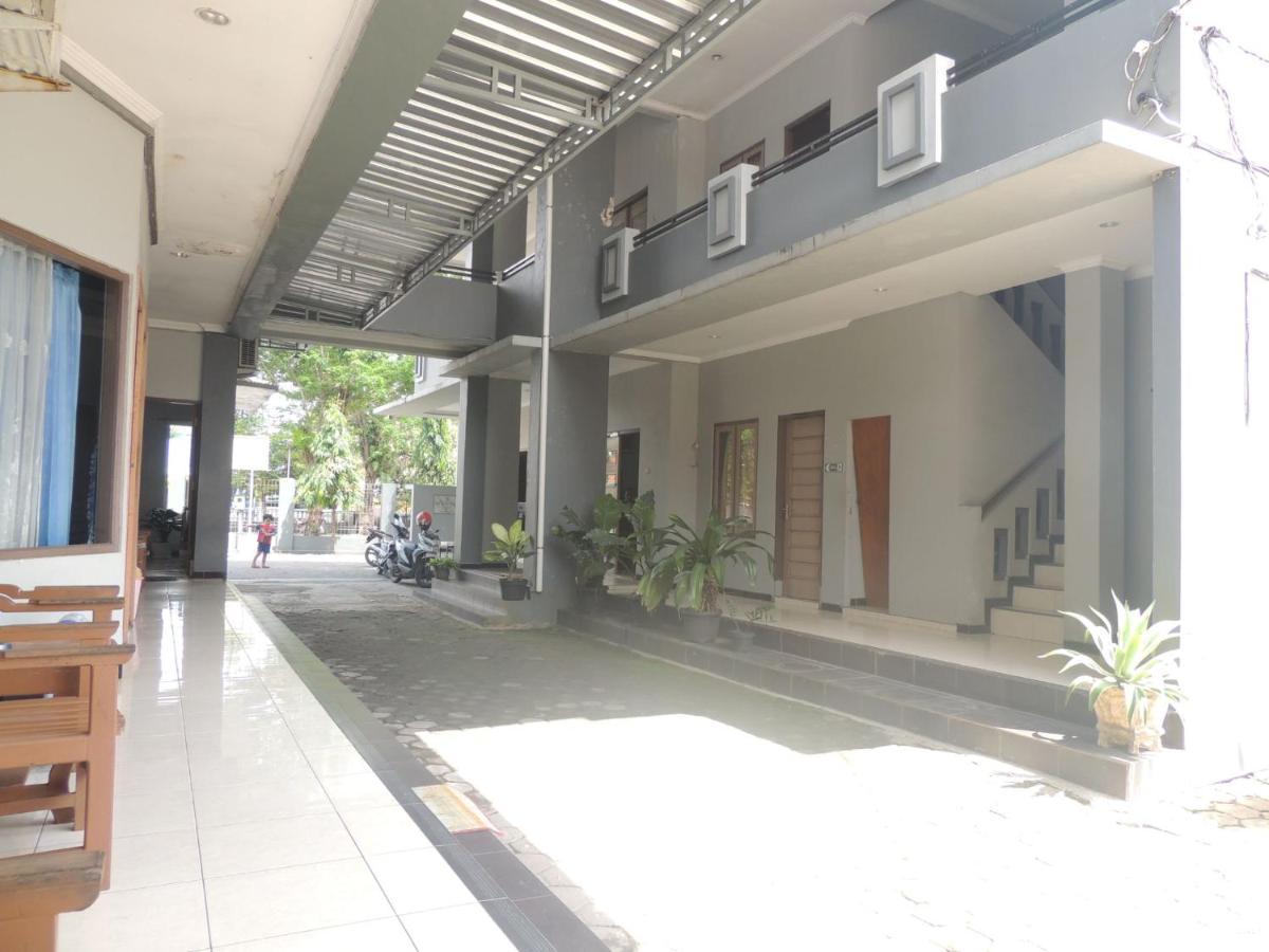 Hotel Sejahtera Kebumen Kültér fotó