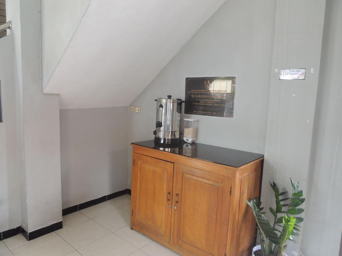 Hotel Sejahtera Kebumen Kültér fotó