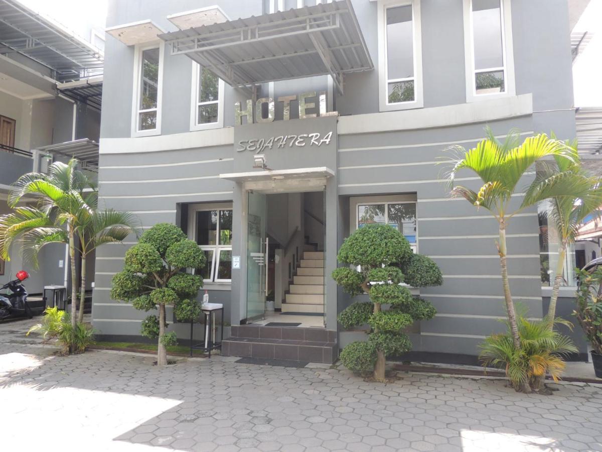 Hotel Sejahtera Kebumen Kültér fotó