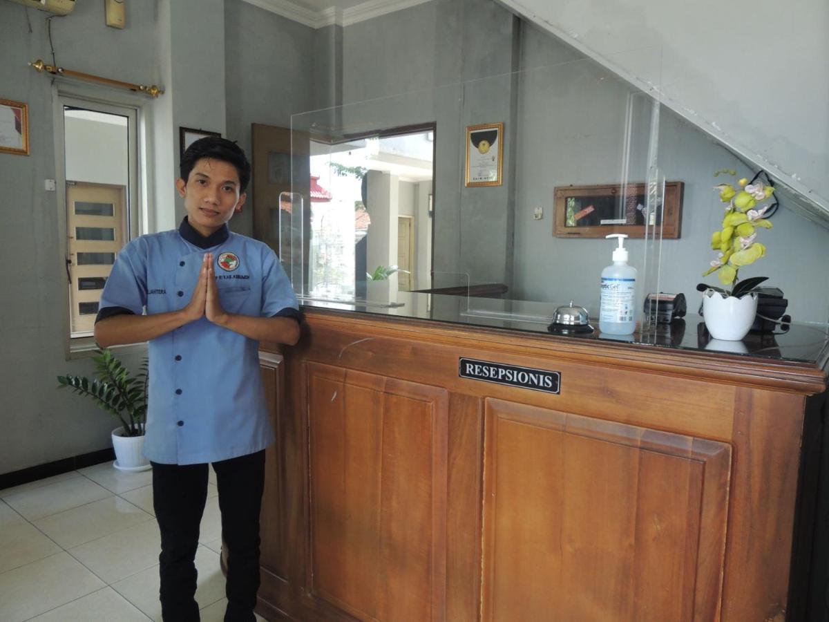 Hotel Sejahtera Kebumen Kültér fotó