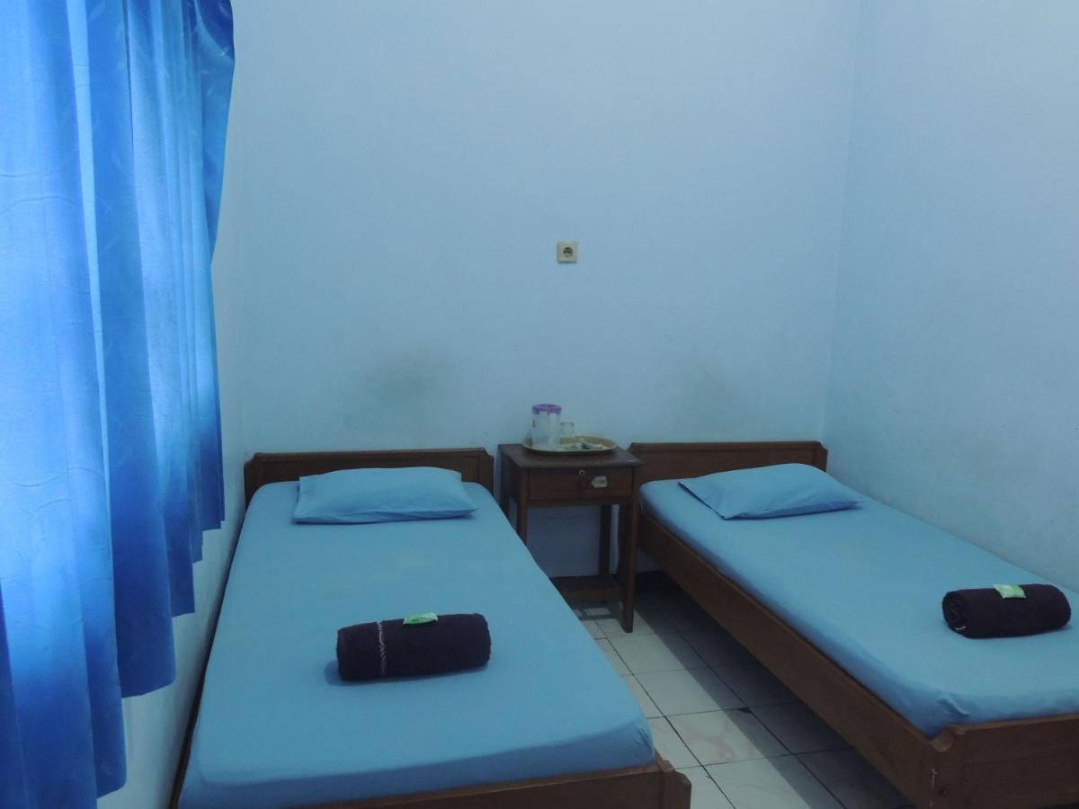 Hotel Sejahtera Kebumen Kültér fotó