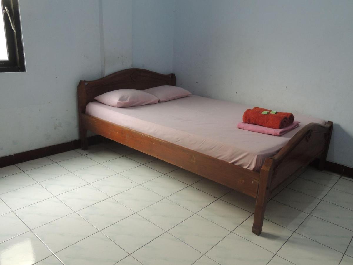 Hotel Sejahtera Kebumen Kültér fotó