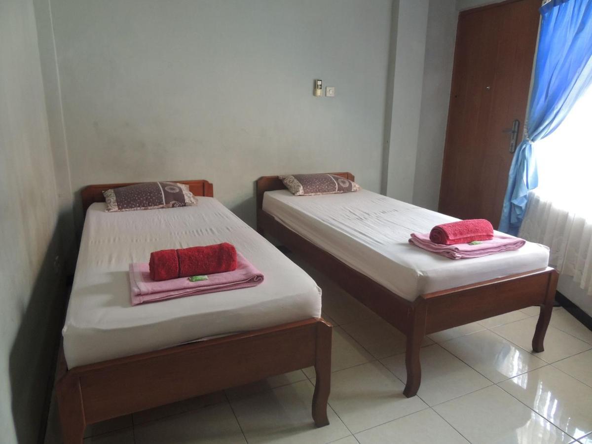 Hotel Sejahtera Kebumen Kültér fotó