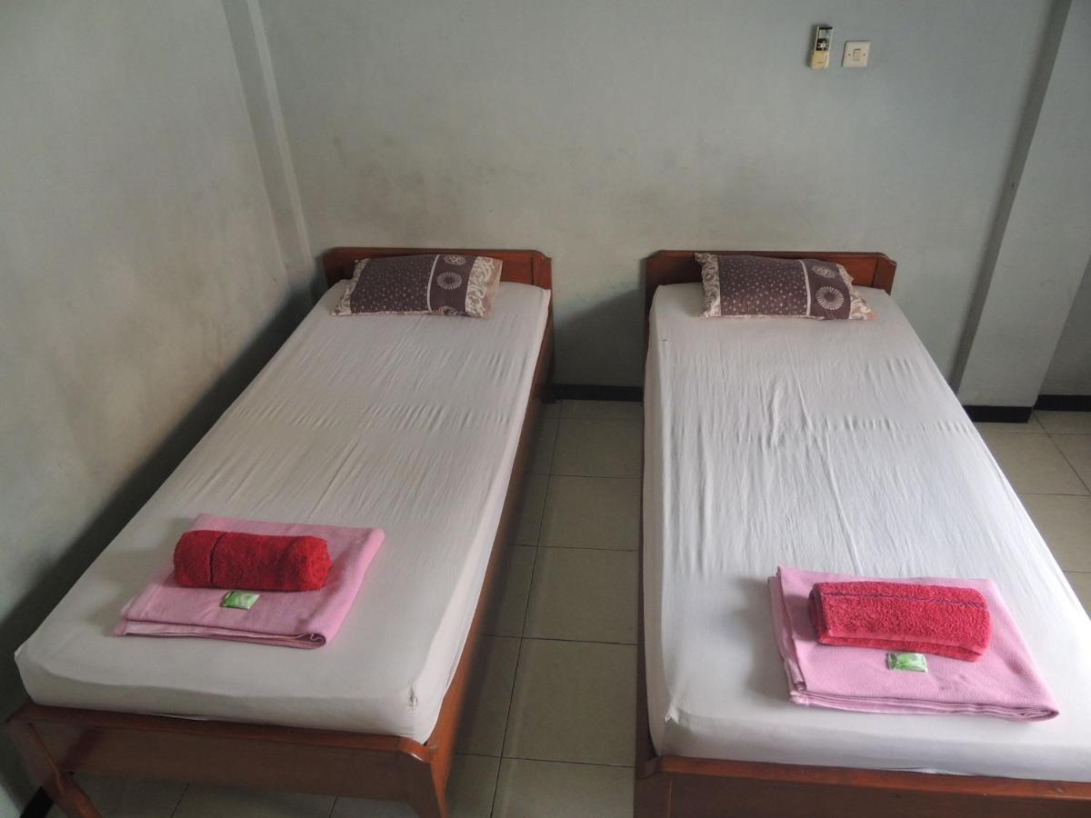 Hotel Sejahtera Kebumen Kültér fotó